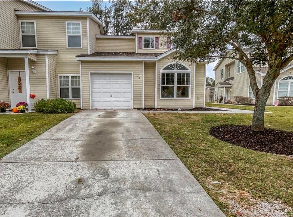 1st image of 166 Grand Oaks Dr