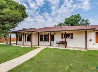 8330 Boenig Rd, Seguin, TX 78155