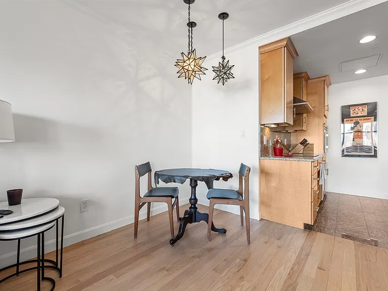 75 Clarendon St #604 — Photo 4