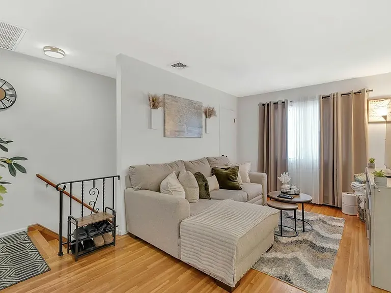 526 Laurel Ave #2 — Photo 5