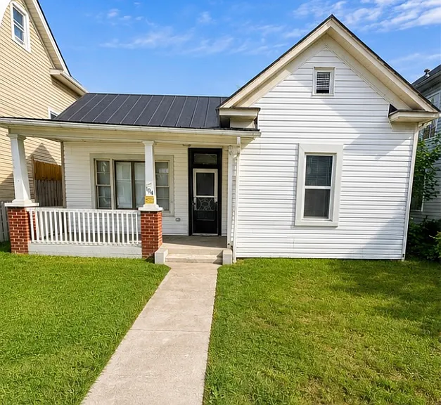 1014 Jamison Ave SE — Photo 1