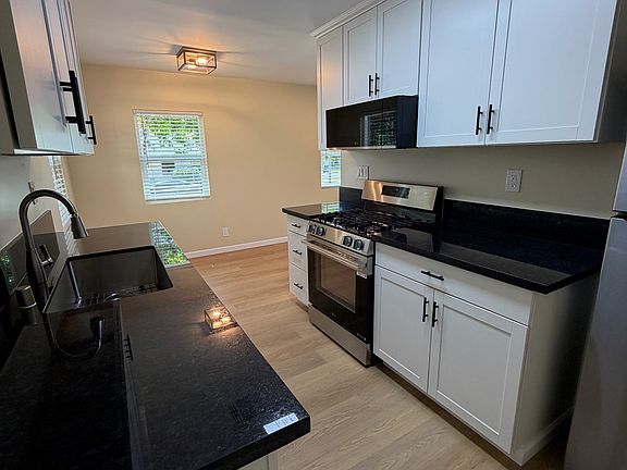 4th image of 802 E Palm Ave