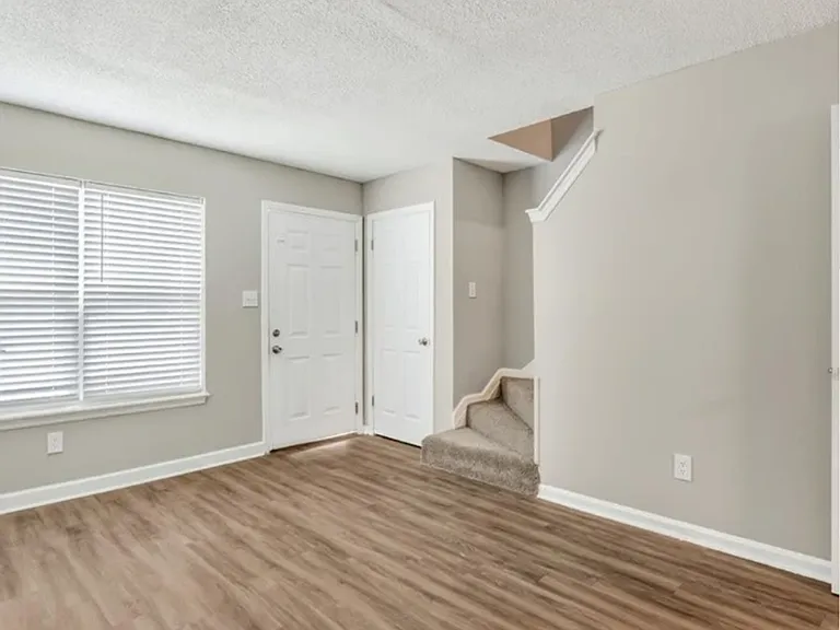 Tristan Townhomes — Photo 5