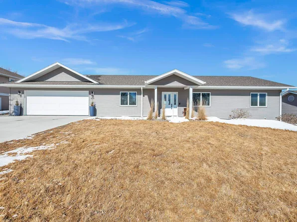 4105 15th St, Spirit Lake, IA 51360