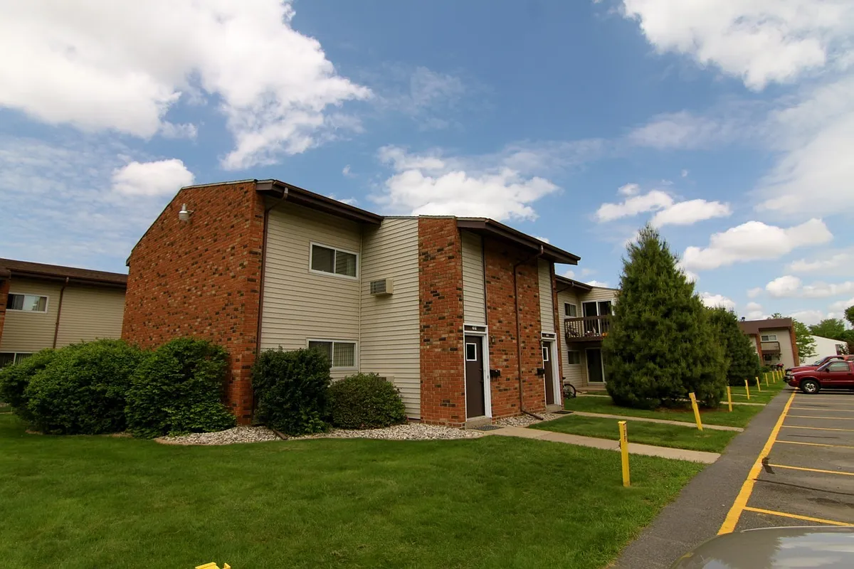 Building Photo - Parkwood