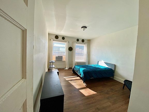 Large Bedroom 1