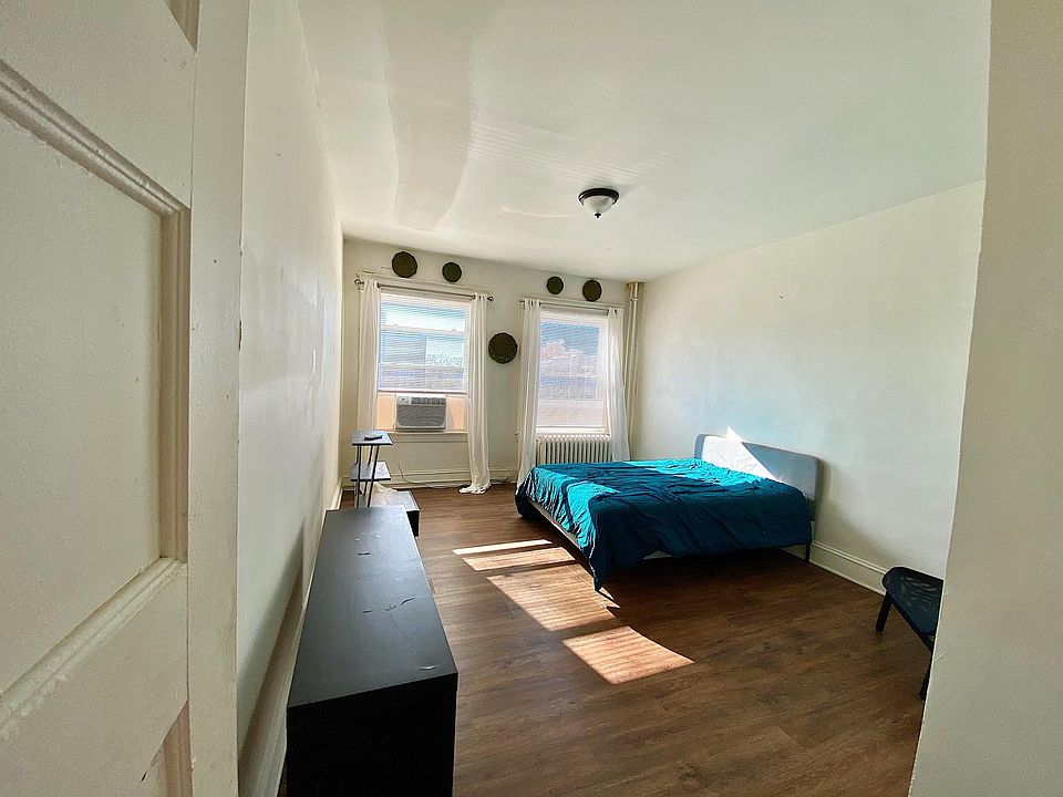 Large Bedroom 1