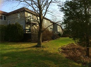 22 Landing Ln, North Kingstown, RI 02852