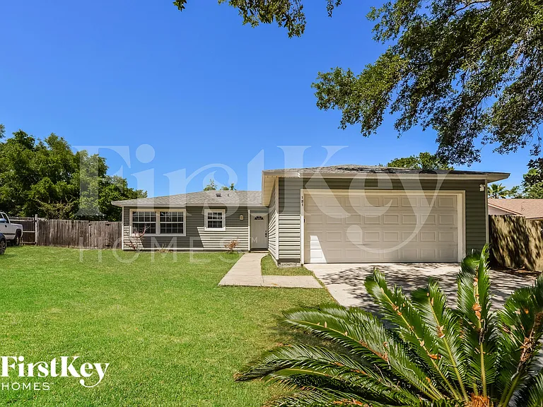 121 Summerset Dr — Photo 2