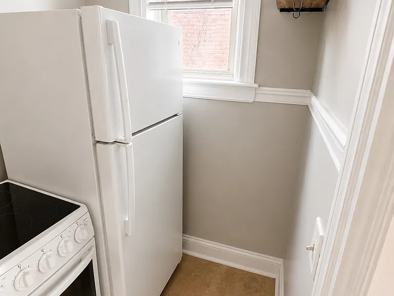 4622 2nd Ave #12 — Photo 3
