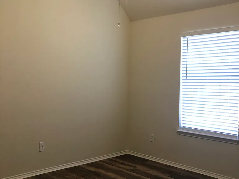 3841 Rolling Hills Dr — Photo 11