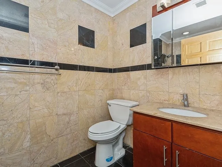 17 Meadow Rd #306 — Photo 8
