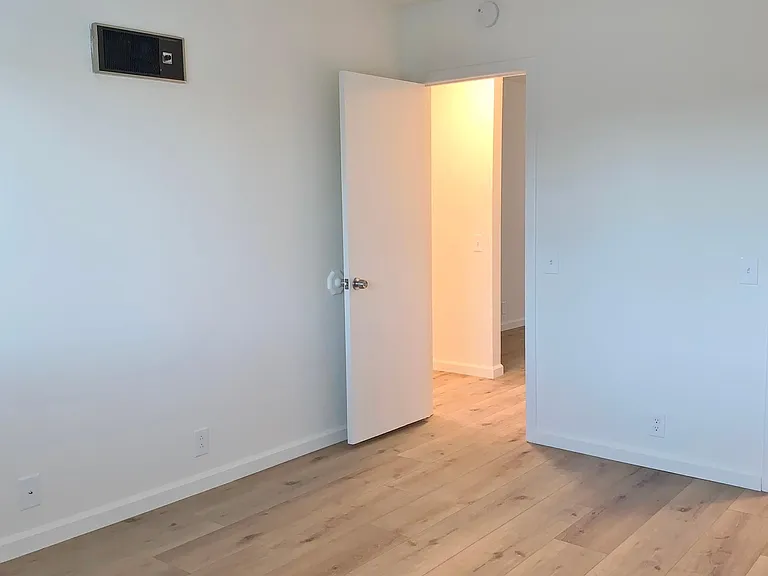 Bedroom (2)