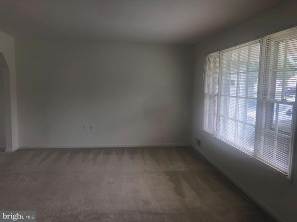 17600 Shamrock Dr, Olney, MD 20832