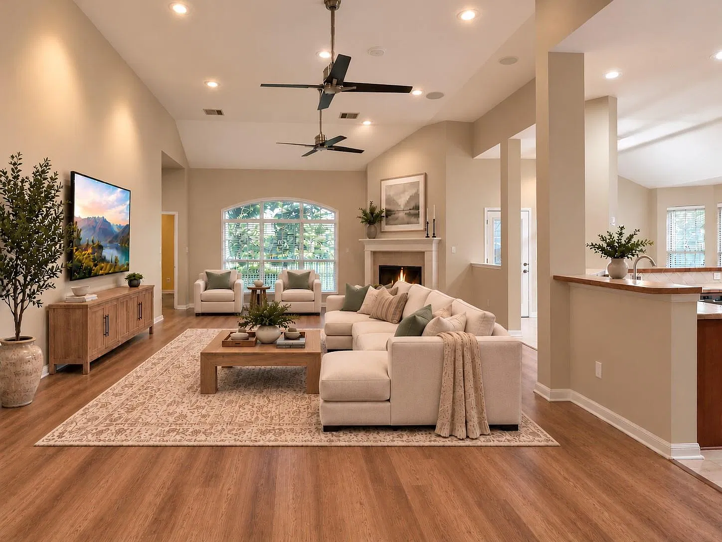 4 bed, 2.5 bath, 2855 sqft, $2,900 — Photo 4