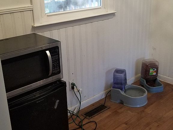 4th image of 220 Deerfield Dr