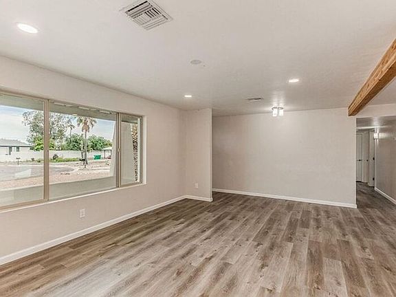3rd image of 5225 N Whispering Hills Ln