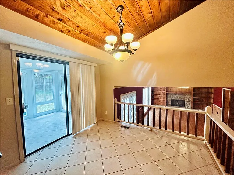 2100 Old Forge Way — Photo 5