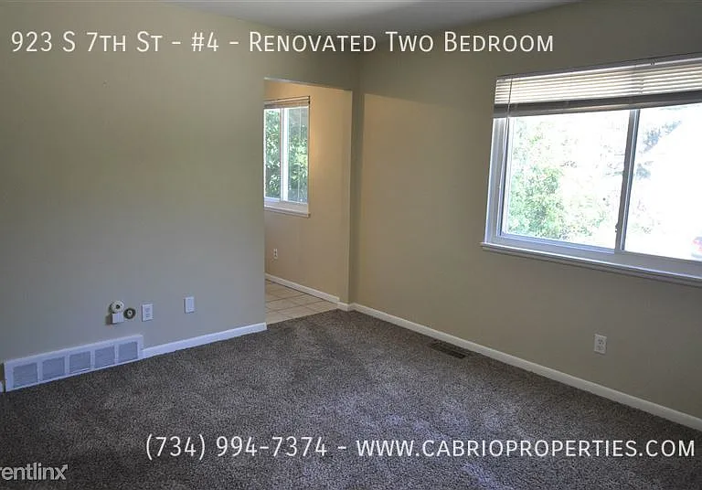 923 S 7th St — Photo 32