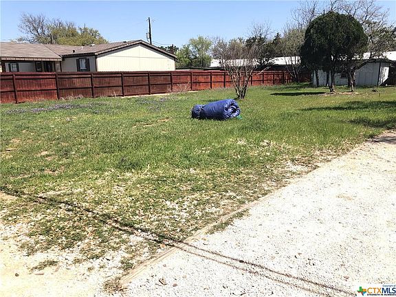 2nd image of 211 Dobie Dr