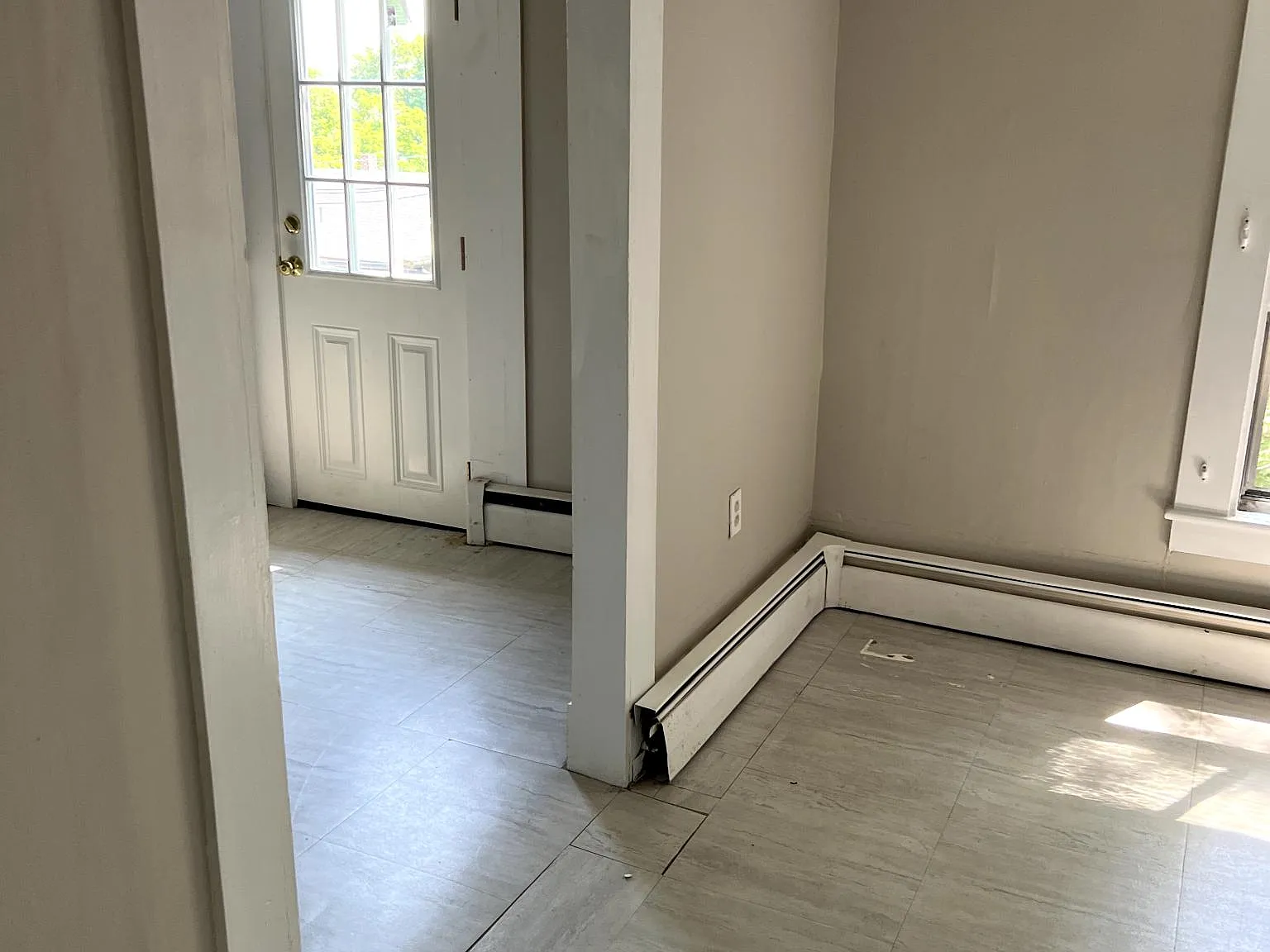 2 bed, 900 sqft, $1,900 — Photo 2