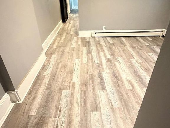 5th image of 232 S 6th St APT 1