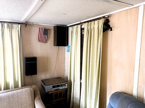 3rd image of 690 Cove Dr #195