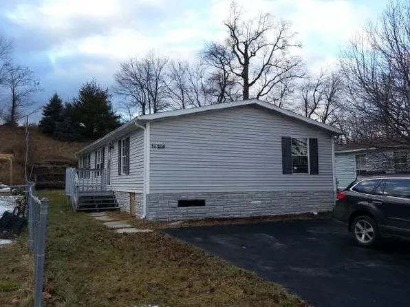 16208 McGregor Dr, Hagerstown, MD 21740