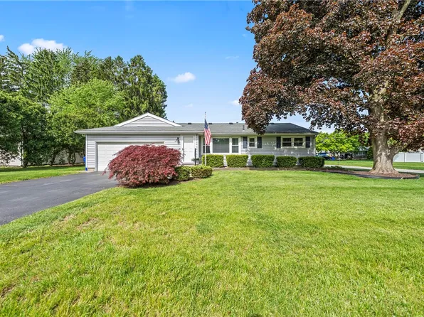 45 Everclay Dr, Rochester, NY 14616