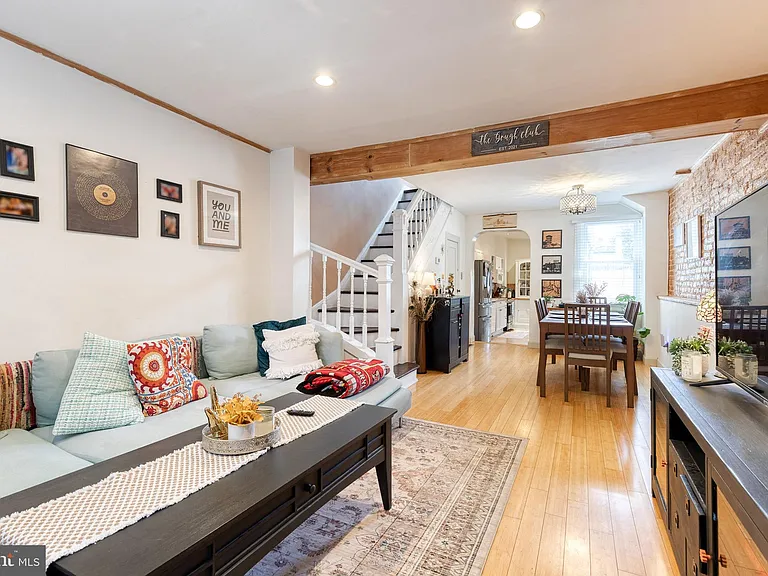 2051 Gough St — Photo 4