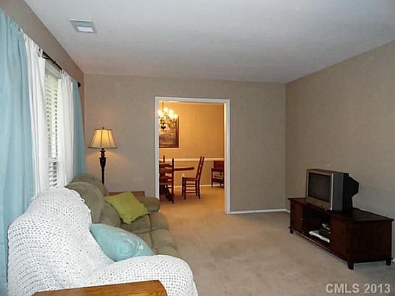 2nd image of 835 Black Oak Dr