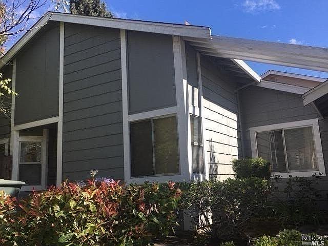 1st image of 112 E Buckskin Place