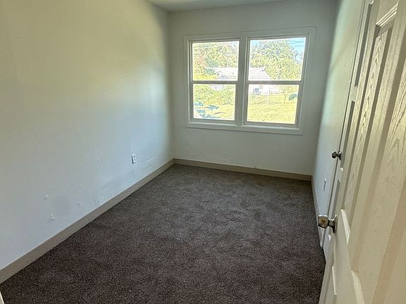 5th image of 430 SE 36th St