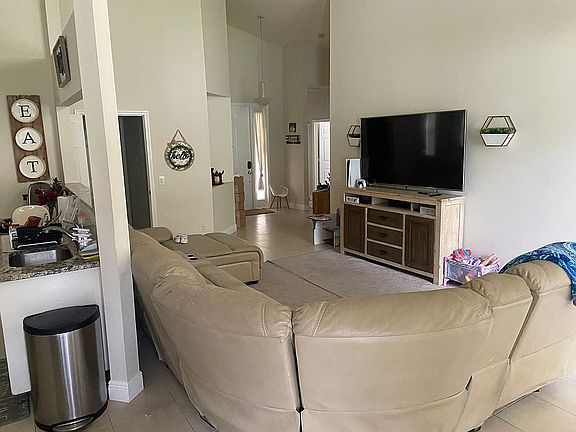 3rd image of 108 NW Pleasant Grove Way