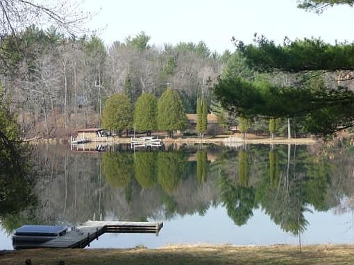 5th image of E975 Columbia Lake Dr