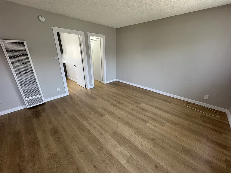 1165 N Normandie Ave — Photo 13