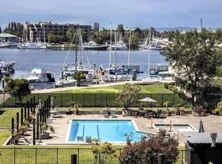 3 Embarcadero W APT 336, Oakland, CA 94607