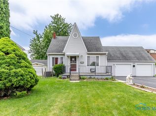 717 Carew Ln, Maumee, OH 43537