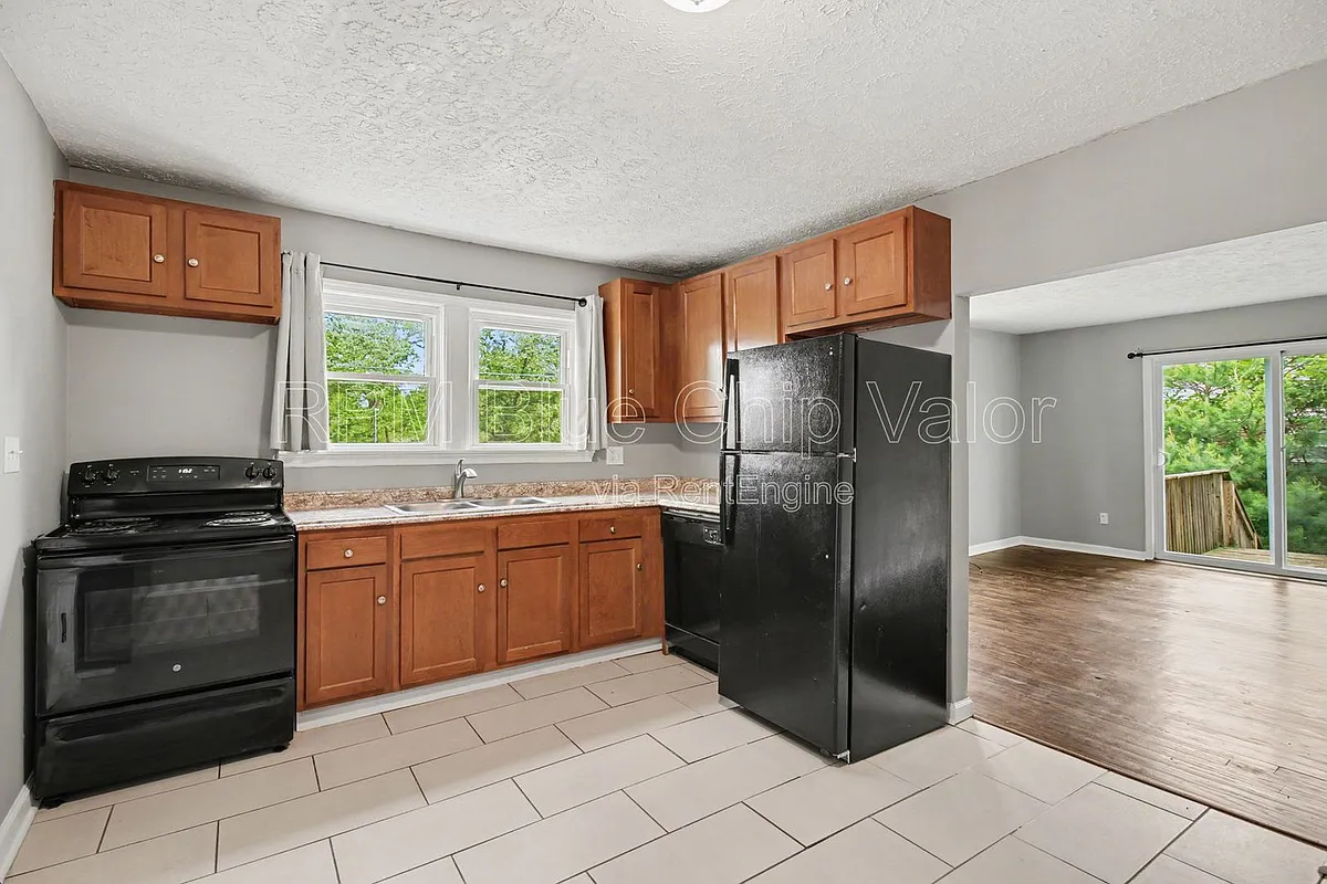 Building Photo - 7670 Pippin Rd #1