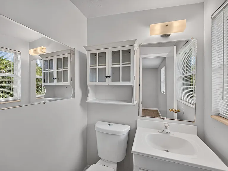 87 Saratoga Cir S — Photo 14
