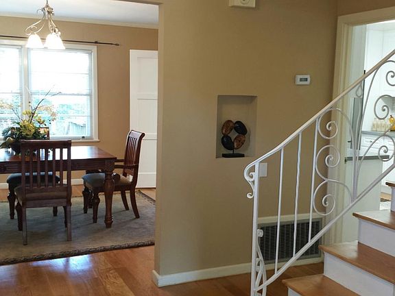 5th image of 1626 Albemarle Way