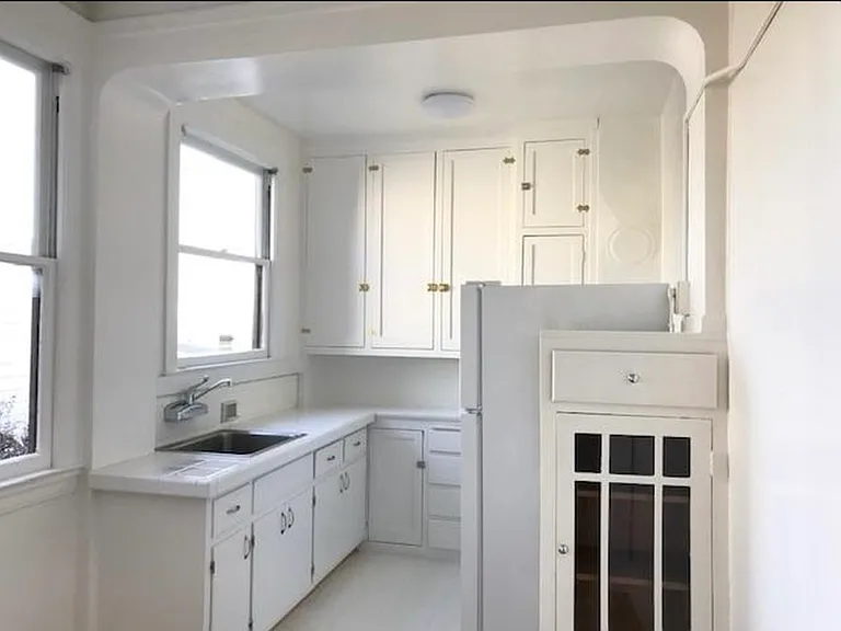 2370 Filbert St #207 — Photo 6