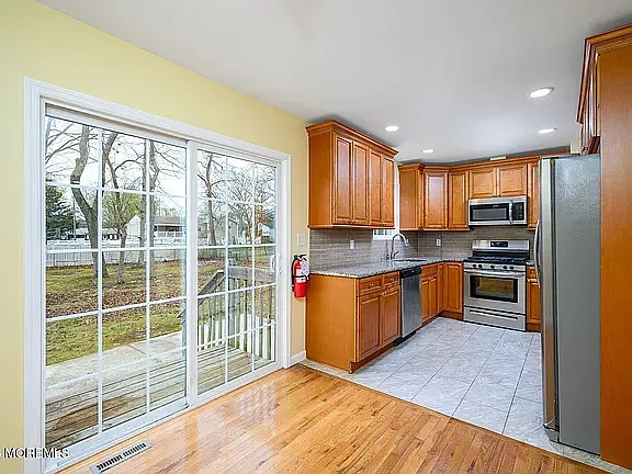 19 Princeton Dr — Photo 7