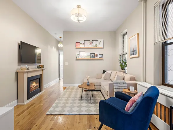 717 Willow Avenue image 1 of 16