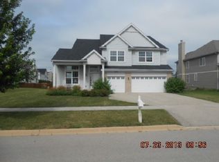 1979 Country Hills Dr, Yorkville, IL 60560