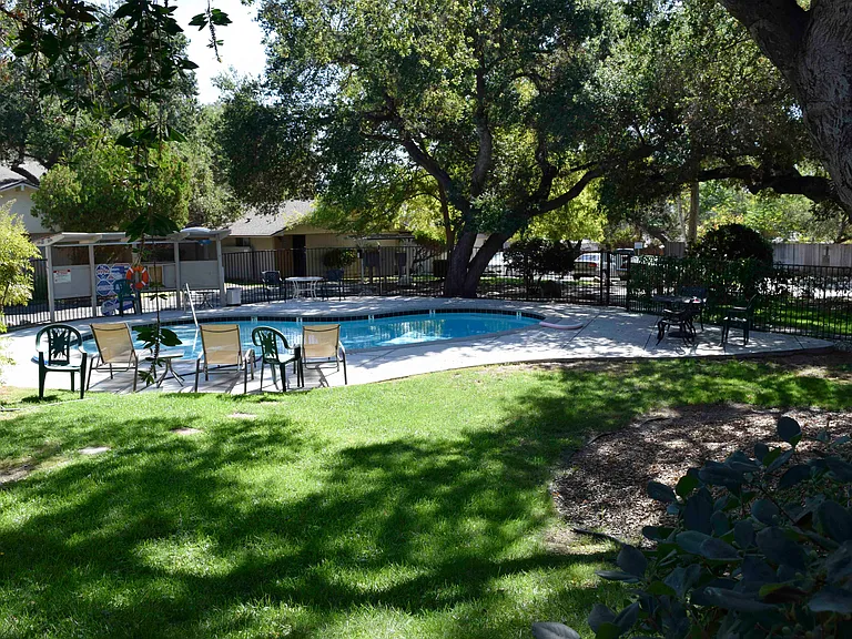 Ojai Gardens Apartments (Resort Apartments L.L.C.) — Photo 6