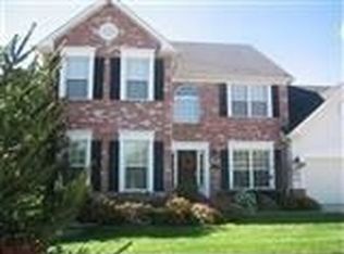 2477 Clarjon Dr, Ballwin, MO 63021