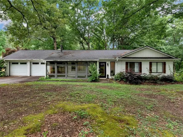 5045 Red Oak Ln, Gainesville, GA 30506