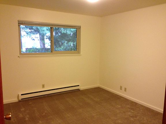 5th image of 9400 Ravenna Ave NE APT 7