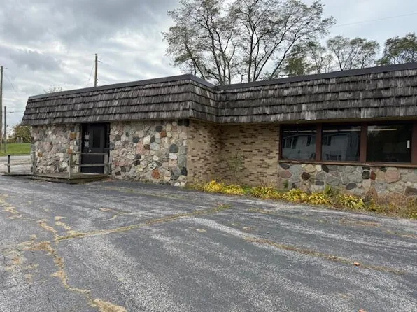 2502 Boyer Rd, Coloma, MI 49038